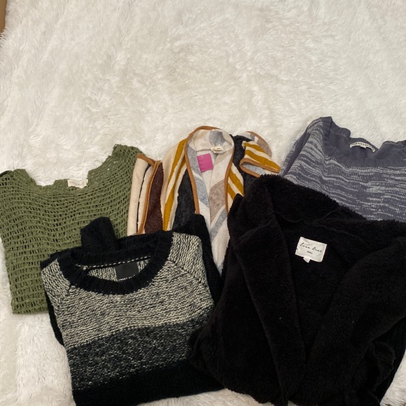 Love Tree Sweaters - 😊Bundle of 5 Woman’s Small Sweaters